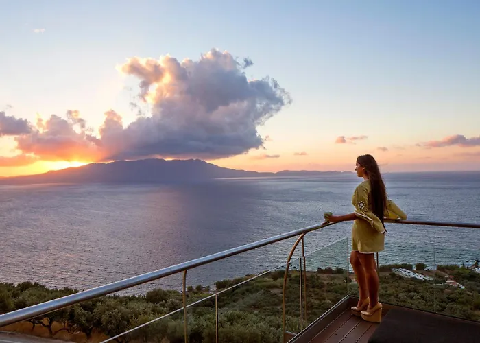 Beachfront Ravdoucha Epavlis Eleni - Pool, Hot Tub, Gym, Sauna, Private Parking, Wifi Villa Chania (Crete)