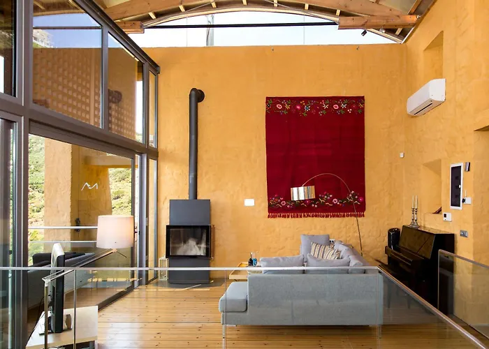 Beachfront Ravdoucha Epavlis Eleni - Pool, Hot Tub, Gym, Sauna, Private Parking, Wifi