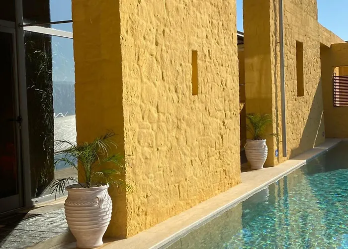 Beachfront Ravdoucha Epavlis Eleni - Pool, Hot Tub, Gym, Sauna, Private Parking, Wifi Villa *