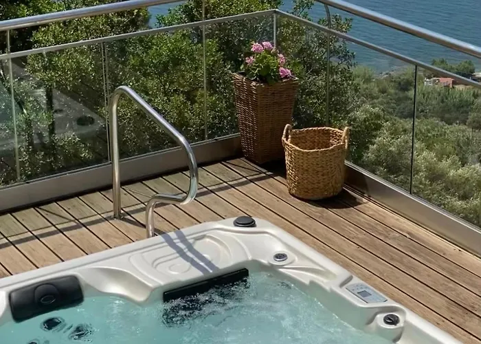 Villa Beachfront Ravdoucha Epavlis Eleni - Pool, Hot Tub, Gym, Sauna, Private Parking, Wifi