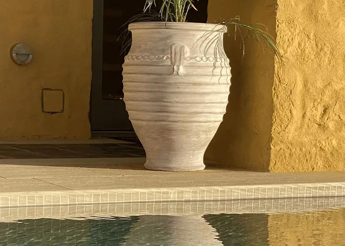 Beachfront Ravdoucha Epavlis Eleni - Pool, Hot Tub, Gym, Sauna, Private Parking, Wifi Chania (Crete)