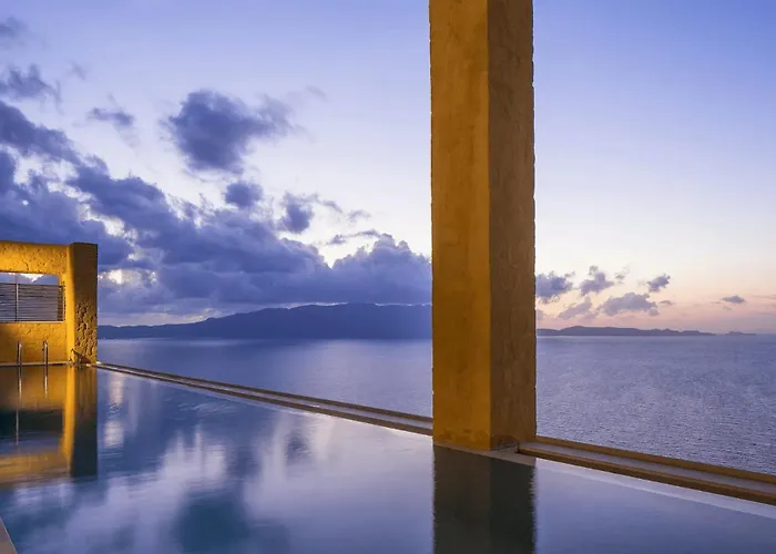 Beachfront Ravdoucha Epavlis Eleni - Pool, Hot Tub, Gym, Sauna, Private Parking, Wifi