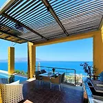 Beachfront Ravdoucha Epavlis Eleni - Pool, Hot Tub, Gym, Sauna, Private Parking, Wifi Villa *