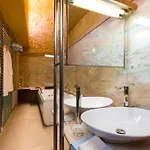 Villa Beachfront Ravdoucha Epavlis Eleni - Pool, Hot Tub, Gym, Sauna, Private Parking, Wifi *