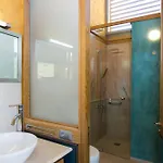 Beachfront Ravdoucha Epavlis Eleni - Pool, Hot Tub, Gym, Sauna, Private Parking, Wifi *