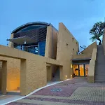Villa Beachfront Ravdoucha Epavlis Eleni - Pool, Hot Tub, Gym, Sauna, Private Parking, Wifi *