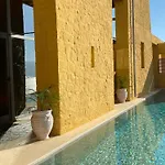 Beachfront Ravdoucha Epavlis Eleni - Pool, Hot Tub, Gym, Sauna, Private Parking, Wifi Villa *