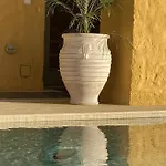 Beachfront Ravdoucha Epavlis Eleni - Pool, Hot Tub, Gym, Sauna, Private Parking, Wifi Chania (Crete)