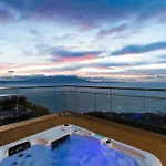 Villa Beachfront Ravdoucha Epavlis Eleni - Pool, Hot Tub, Gym, Sauna, Private Parking, Wifi