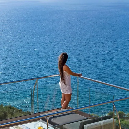 Beachfront Ravdoucha Epavlis Eleni - Pool, Hot Tub, Gym, Sauna, Private Parking, Wifi Χανιά