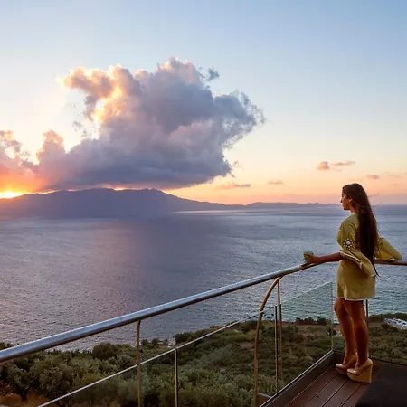 Beachfront Ravdoucha Epavlis Eleni - Pool, Hot Tub, Gym, Sauna, Private Parking, Wifi Βίλα Χανιά