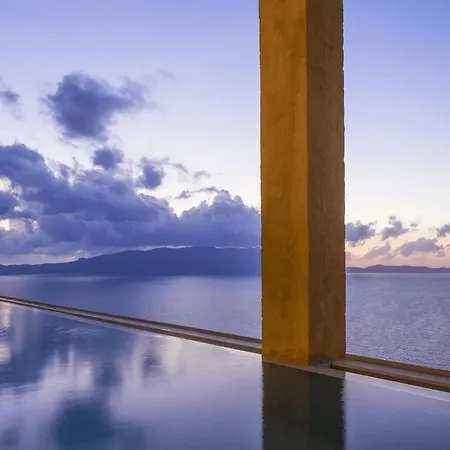 Beachfront Ravdoucha Epavlis Eleni - Pool, Hot Tub, Gym, Sauna, Private Parking, Wifi