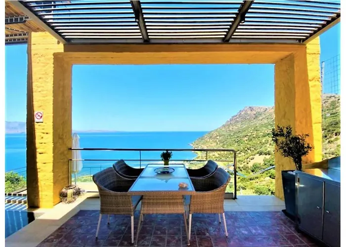 Beachfront Ravdoucha Epavlis Eleni - Pool, Hot Tub, Gym, Sauna, Private Parking, Wifi Chania (Crete)