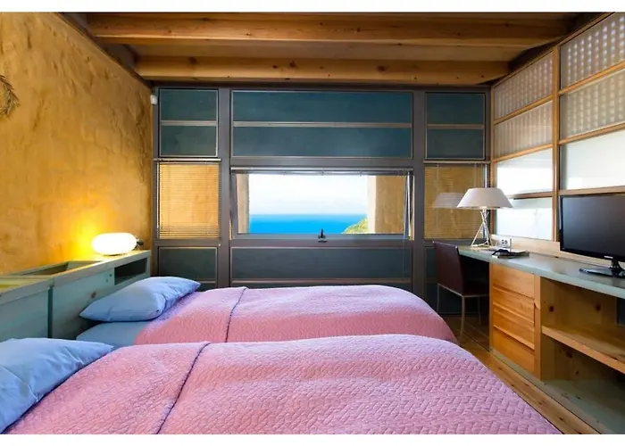 Beachfront Ravdoucha Epavlis Eleni - Pool, Hot Tub, Gym, Sauna, Private Parking, Wifi *