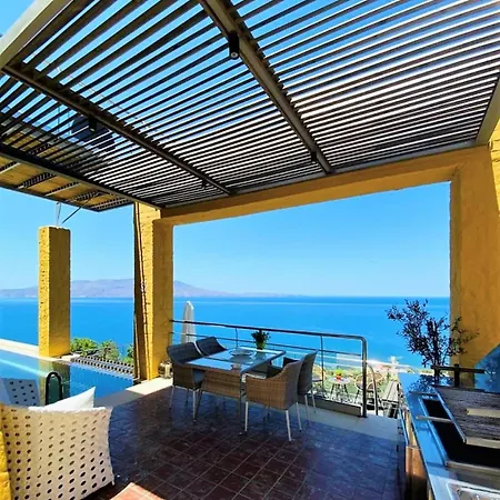 Beachfront Ravdoucha Epavlis Eleni - Pool, Hot Tub, Gym, Sauna, Private Parking, Wifi Villa *