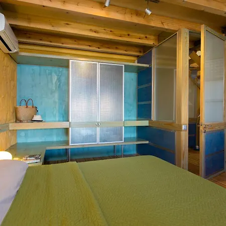 Beachfront Ravdoucha Epavlis Eleni - Pool, Hot Tub, Gym, Sauna, Private Parking, Wifi Villa