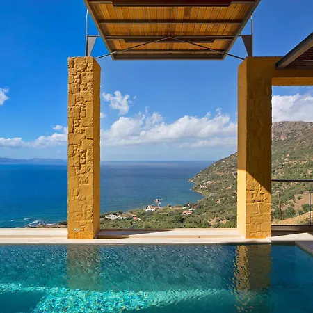 Beachfront Ravdoucha Epavlis Eleni - Pool, Hot Tub, Gym, Sauna, Private Parking, Wifi Villa Hriszí Aktí Haniá