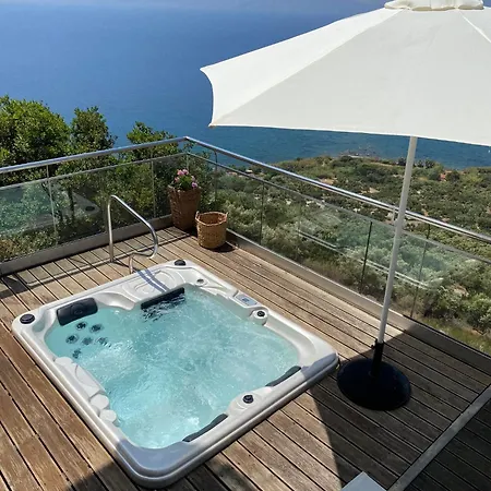 Villa Beachfront Ravdoucha Epavlis Eleni - Pool, Hot Tub, Gym, Sauna, Private Parking, Wifi La Canea