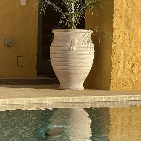 Beachfront Ravdoucha Epavlis Eleni - Pool, Hot Tub, Gym, Sauna, Private Parking, Wifi Chania (Crete)