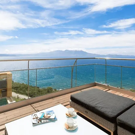 Villa Beachfront Ravdoucha Epavlis Eleni - Pool, Hot Tub, Gym, Sauna, Private Parking, Wifi