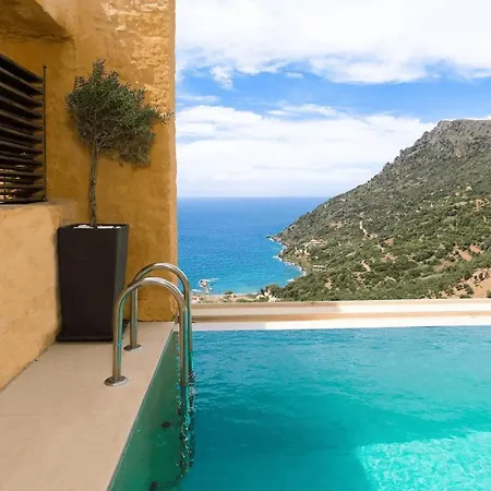 Villa Beachfront Ravdoucha Epavlis Eleni - Pool, Hot Tub, Gym, Sauna, Private Parking, Wifi *