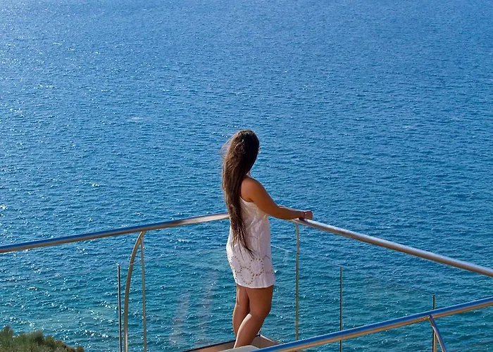 Beachfront Ravdoucha Epavlis Eleni - Pool, Hot Tub, Gym, Sauna, Private Parking, Wifi Χανιά