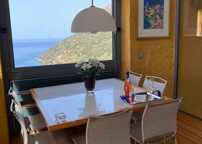 Beachfront Ravdoucha Epavlis Eleni - Pool, Hot Tub, Gym, Sauna, Private Parking, Wifi 하니아