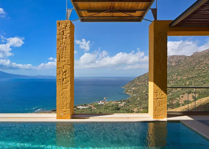 Beachfront Ravdoucha Epavlis Eleni - Pool, Hot Tub, Gym, Sauna, Private Parking, Wifi 빌라 하니아