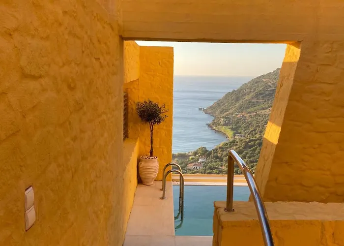 Beachfront Ravdoucha Epavlis Eleni - Pool, Hot Tub, Gym, Sauna, Private Parking, Wifi 하니아