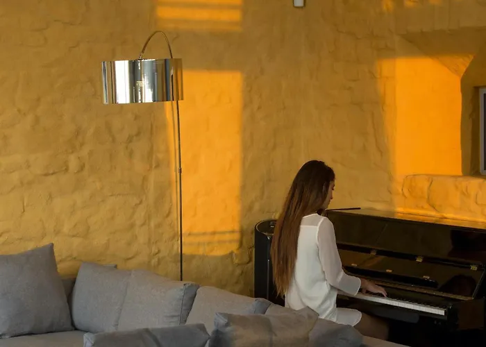 Beachfront Ravdoucha Epavlis Eleni - Pool, Hot Tub, Gym, Sauna, Private Parking, Wifi