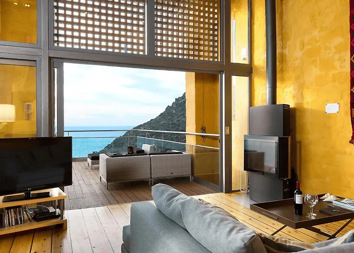 Beachfront Ravdoucha Epavlis Eleni - Pool, Hot Tub, Gym, Sauna, Private Parking, Wifi Вилла