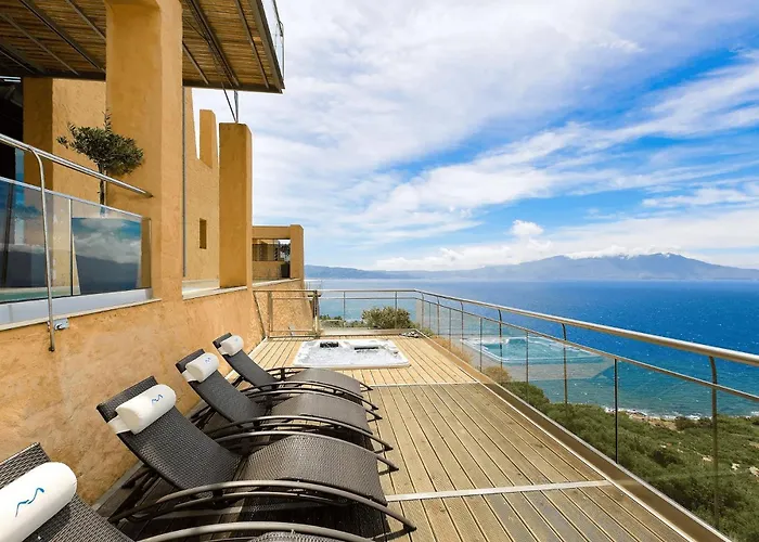 Villa Beachfront Ravdoucha Epavlis Eleni - Pool, Hot Tub, Gym, Sauna, Private Parking, Wifi