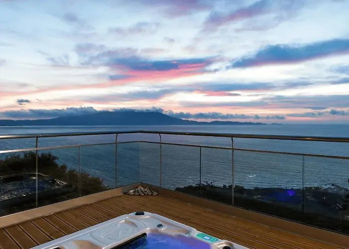 빌라 Beachfront Ravdoucha Epavlis Eleni - Pool, Hot Tub, Gym, Sauna, Private Parking, Wifi